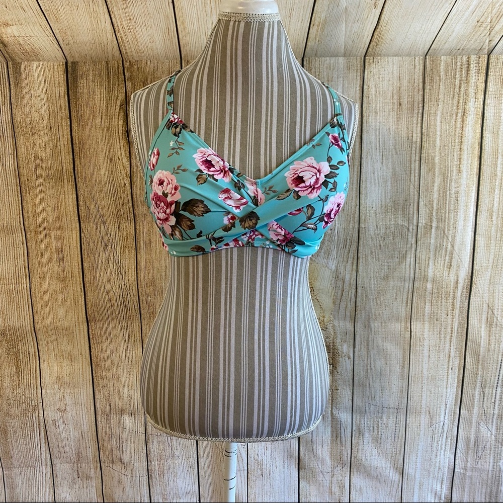 New With Tag beachsissi Floral Halter Bikini Swim Suit Top Women’s Size XL